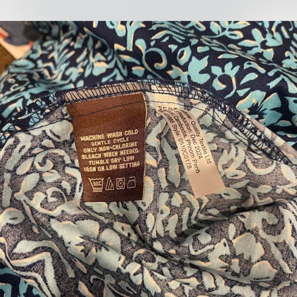 Men's Hawaiian Islands Shirt - Picture 5 of 6